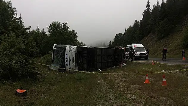 Kastamonu'da yolcu otobüsü devrildi: 13 yaralı