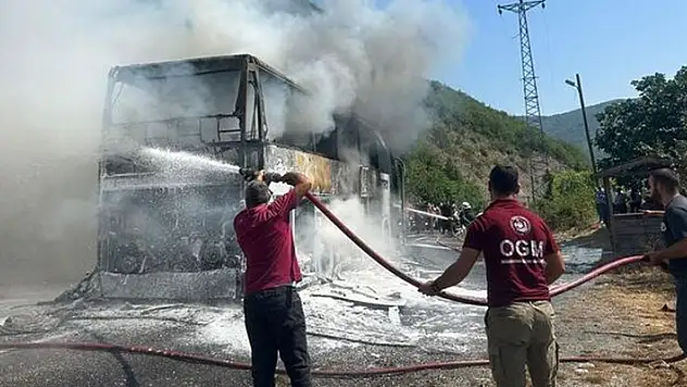 Kastamonu'da yolcu otobüsü yandı!
