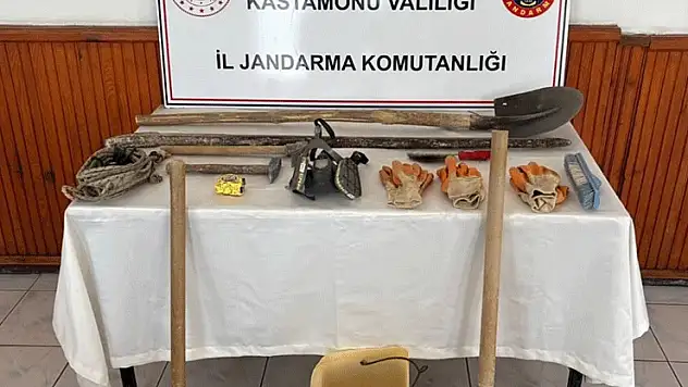 Kastamonu'da kaçak kazı yaparken yakalanan 3 kişi yakalandı