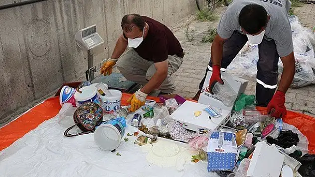 Katı Atıklar Sınıflandırılıyor