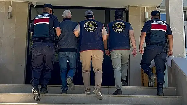 Katil her yerde aranıyordu, kendi kendini ihbar etti