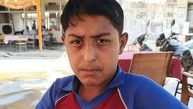Kavgada yumruklanıp, başına sandalyeyle vurulan çocuk öldü