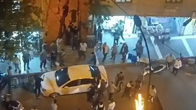 Kavgaya ezanla müdahale etmeye çalıştı
