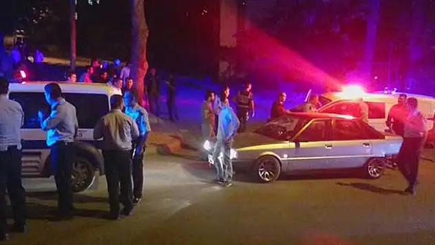 Kavgaya müdahaleye giden polisin burnunu kırdılar