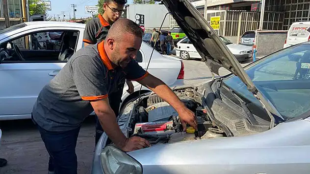 Kavurucu sıcaklarda uzmanlarda araç bakım uyarısı
