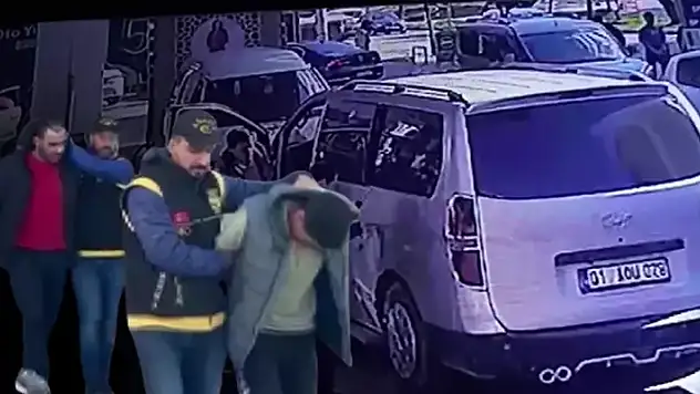 Kaybolan araba anahtarını önemsemedi! Arabasından oldu
