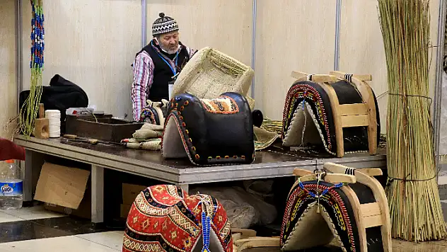 Kaybolmaya yüz tutan semeri artık süs eşyası olarak yapıyor