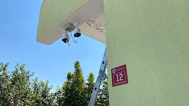Kayıp Narin'in köyünde birçok aile evine güvenlik kamerası takmaya başladı
