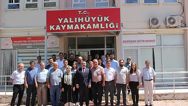 Kaymakam İbrahim Yazıcı Yalıhüyük'e veda etti