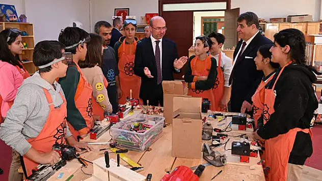 Kaymakam Tortop ve Başkan Pekyatırmacı'dan Sanat ve Tasarım Atölyesi'ne ziyaret
