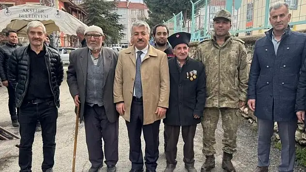 Kaymakam Yiğit'ten Kore Gazisi Çetinkaya'nın ailesine taziye ziyareti