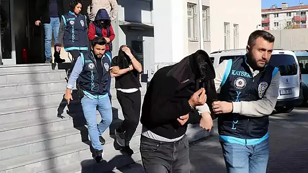 Kayseri'de 1 milyon TL'lik medikal dolandırıcılığa 4 gözaltı
