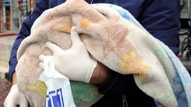 Kayseri'de 6 aylık bebeğini eczaneye bırakan anne yakalandı