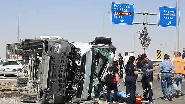 Kayseri'de beton mikseri devrildi: 1 ölü
