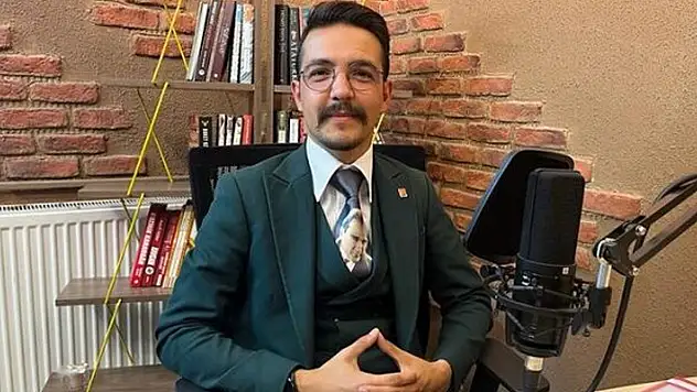 Kayseri'de CHP'li belediye başkan adayı, otomobiline aldığı 2 kişi tarafından gasp edildi

