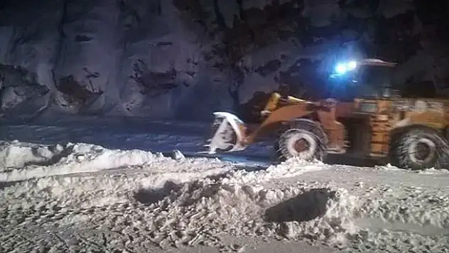 Kayseri'de çığ düştü, ulaşım aksadı