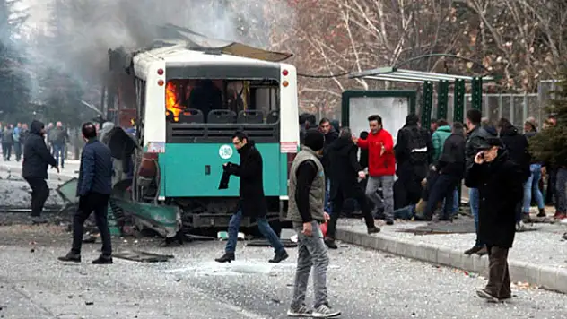 Kayseri'de halk otobüsüne bombalı saldırı!
