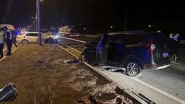 Kayseri'de iki otomobilin çarpıştığı kazada 3 kişi hayatını kaybetti
