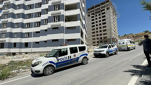 Kayseri'de ikinci kattan düşen 17 yaşındaki inşaat işçisi yaralandı
