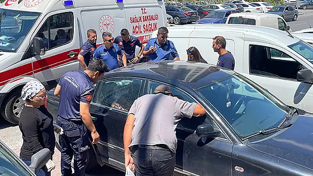 Kayseri'de otomobilde kilitli kalan yaşlı kadın itfaiye ekiplerince kurtarıldı
