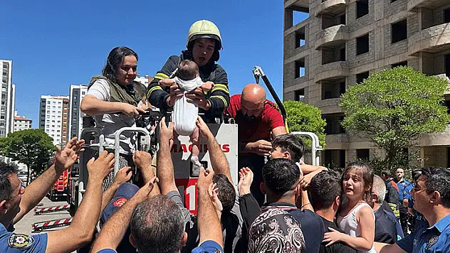 Kayseri'de 14 katlı binada yangın