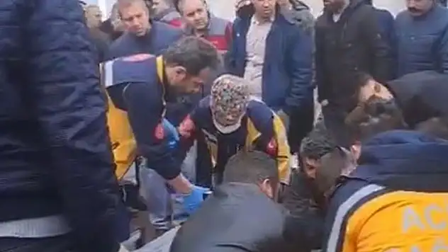 Kayseri'de bıçaklı kavga: 1'i ağır 2 yaralı