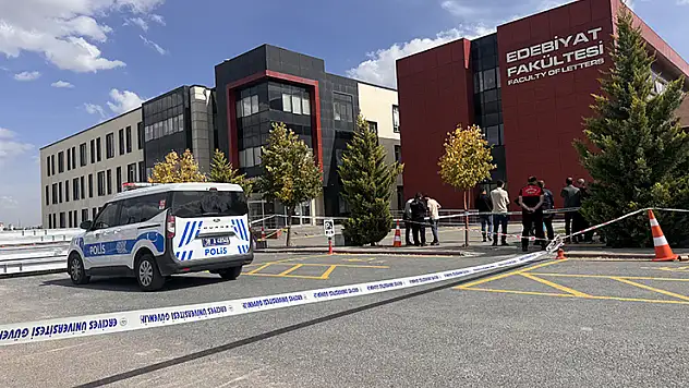 Kayseri'de eski eşi tarafından tüfekle vurulan üniversite öğrencisi kadın öldü