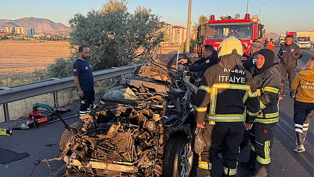 Kayseri'de otomobil tıra çarptı: 1 ölü