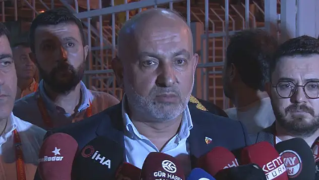 Kayserispor Başkanı Ali Çamlı, 'Kulüp yönetilemez hale gelmiştir' diyerek istifa etti