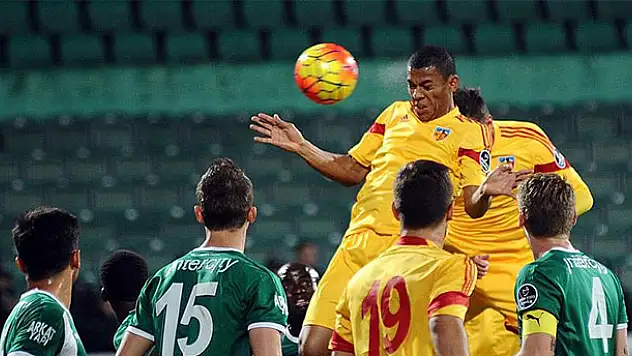 Kayserispor, Bursaspor'u deplasmanda yıktı