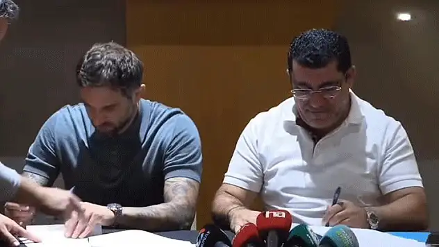 Kayserispor'da Djalovic imzayı attı