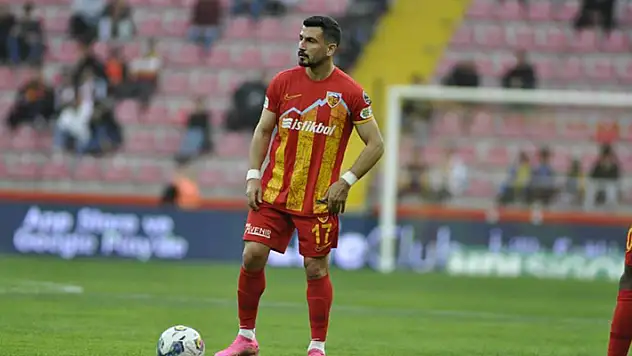Kayserispor'da Emrah Başsan ayrıldı
