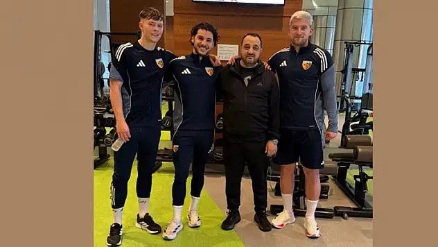 Kayserispor'un yeni transferleri kampa katıldı