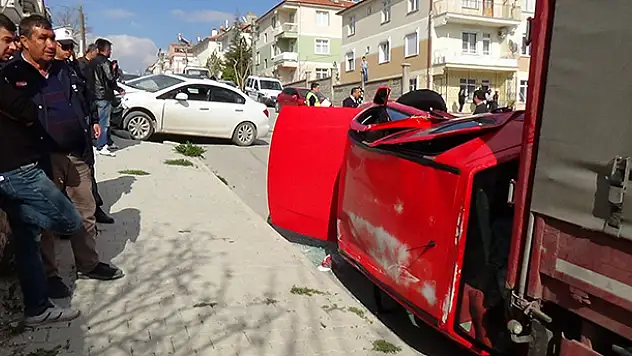 Kaza Yapan Oğluna Böyle Saldırdı