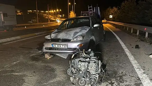 Kaza yapan otomobilin motoru yerinden fırladı: 1'i ağır 5 yaralı
