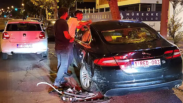 Kaza yapıp, 'Ben de memurum' diyen alkollü sürücü cezadan kurtulamadı
