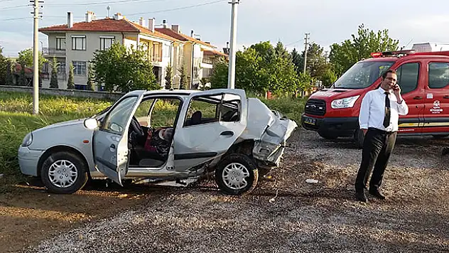 Kazada ağır yaralanan sürücü yaşam mücadelesini kaybetti