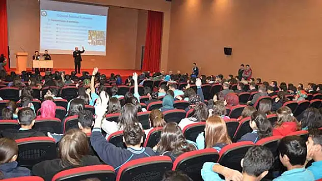 Kazan'da 'Güvenli İnternet' semineri