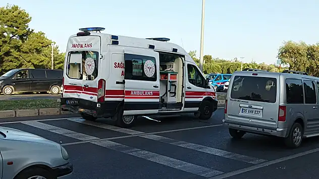 Kazaya karışıp tutanak tutmak isteyen 2 sürücü, otomobilin çarpmasıyla öldü
