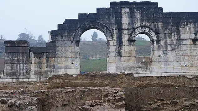 Kazdıkça tarih fışkırıyor