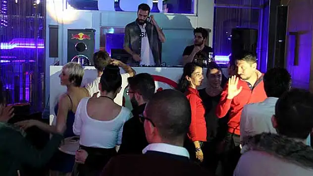 Kemal Doğulu, Aloft Bursa'da sevenleriyle coştu