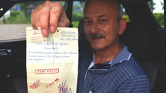 Kemal Sunal'ın Mercedes'ine gözü gibi bakıyor