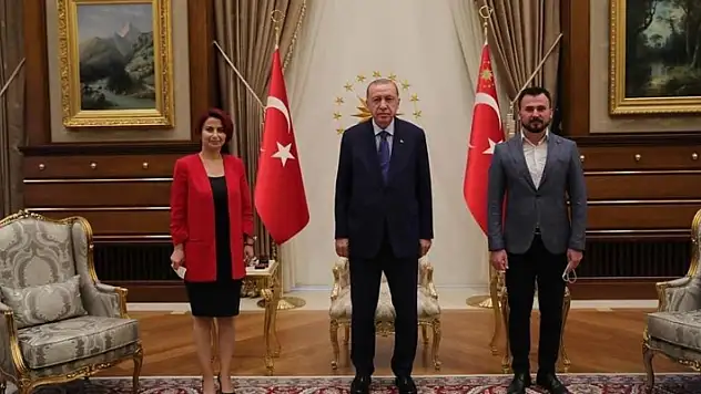 Kendisi İzmir'de, kocası da Isparta'da seçimi kaybetti
