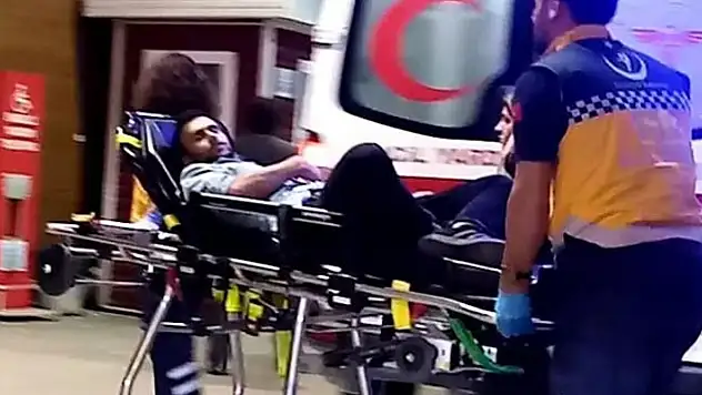 Kendisine 'şaka' yapan arkadaşını bıçakla ağır yaraladı
