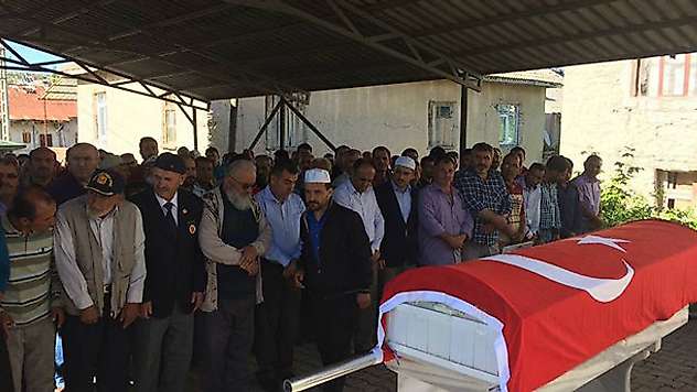 Kıbrıs Gazisi toprağa verildi