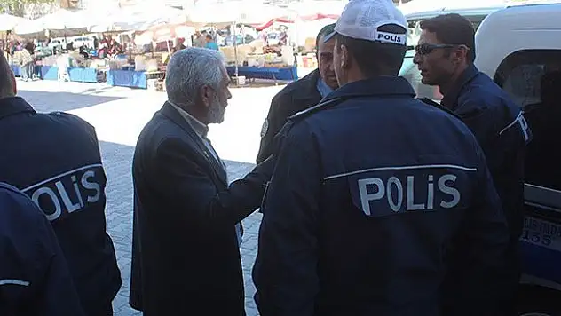 Kıbrıs gazisini dolandırılmaktan polis anonsu kurtardı