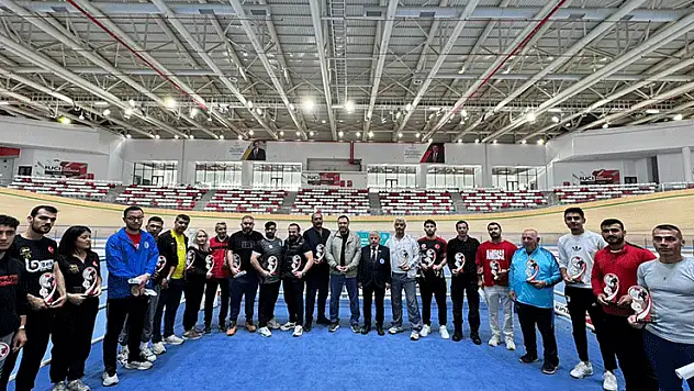 Kick Boks'un kalbi Meram'da attı