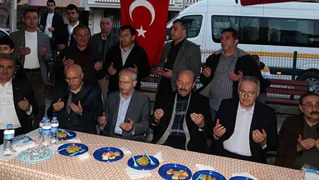 Kılıçdaroğlu, Başkan Yaşar'la şehit evinde
