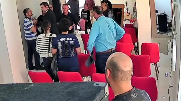 Kilise pastörüne tokat attı: 'Hoşgörüsünü denedim' dedi

