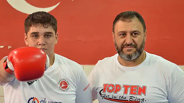 Kilo vermek için başladığı kick boksta Türkiye şampiyonu oldu